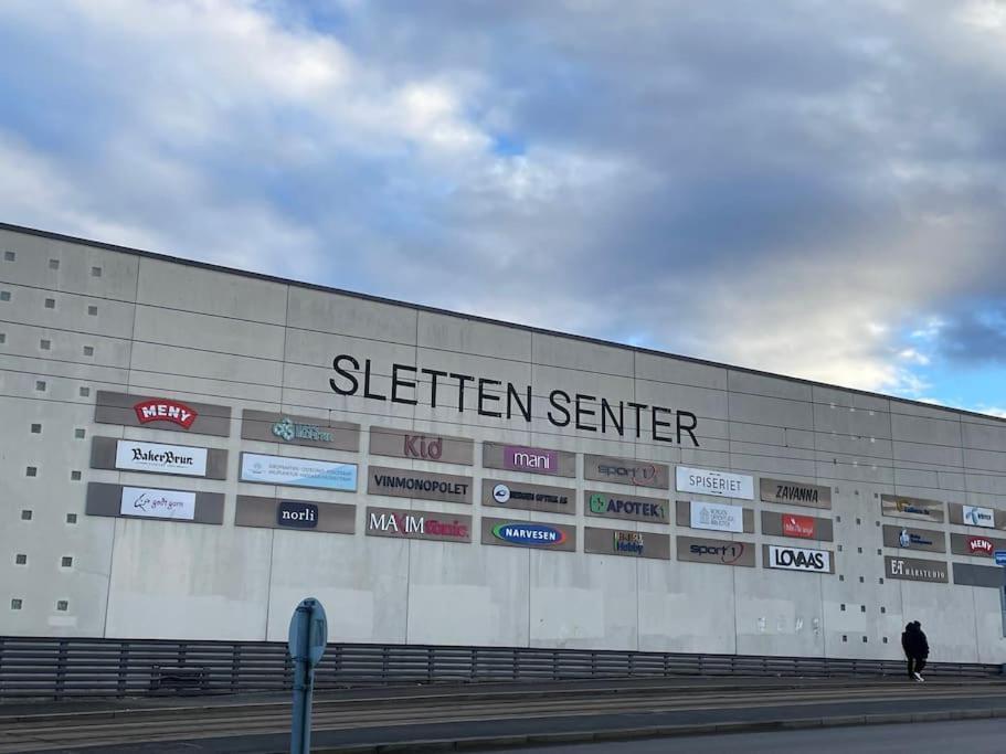 3 Sleeping Rooms For 82M2 Which Direct Traffic To Airport And City Center Bergen Exterior photo