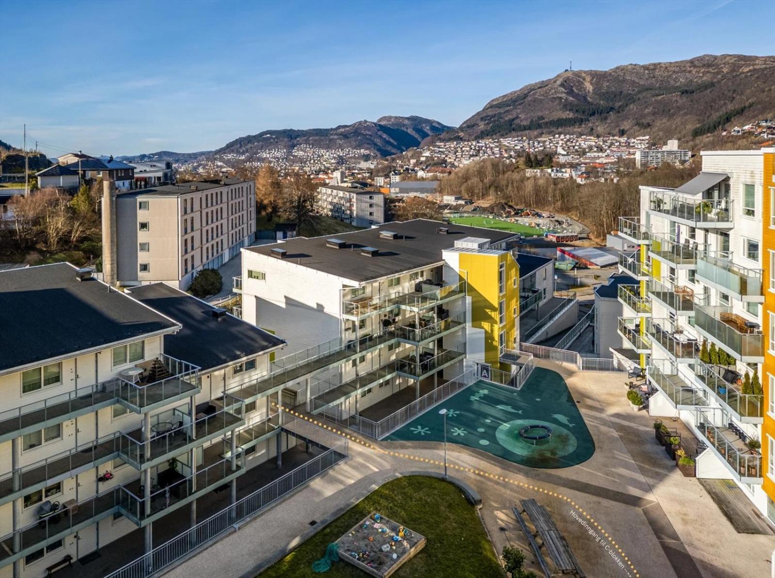 3 Sleeping Rooms For 82M2 Which Direct Traffic To Airport And City Center Bergen Exterior photo