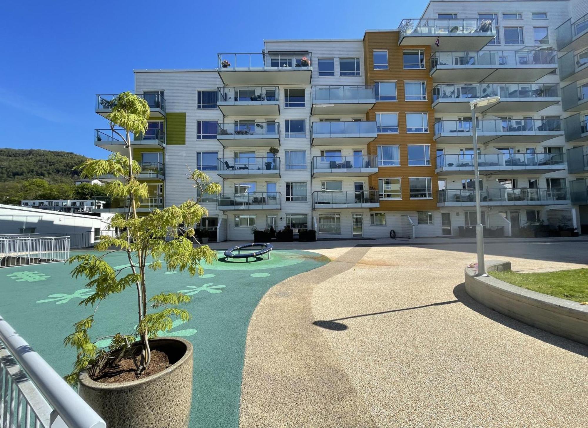 3 Sleeping Rooms For 82M2 Which Direct Traffic To Airport And City Center Bergen Exterior photo